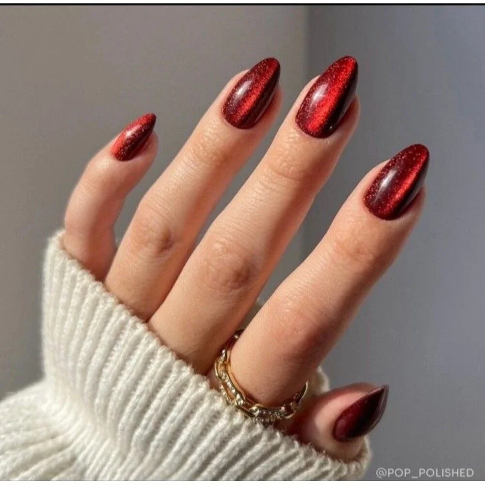 Glamnetic Press-On Nails Short Almond Ruby Slipper